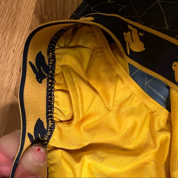 Rabbit Running Shorts- Women’s :L - Picture 5 of 6